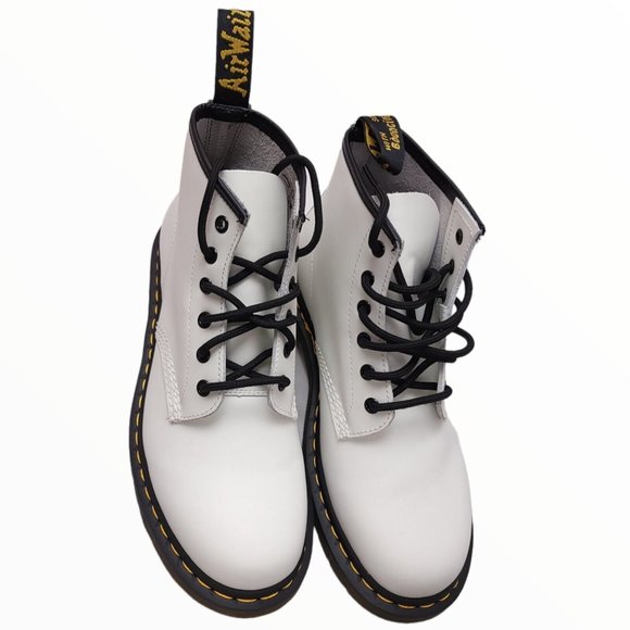 Doc dr Martens Air Wair 101 YS White Smooth Leather Boots Women's Size 9.5 or 10 - Picture 3 of 8